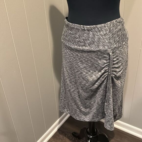 The North Face Cypress Heather gray jersey knit drawstring ruched front skirt. S - Picture 4 of 9